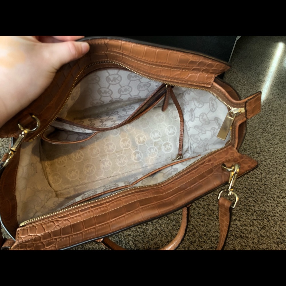 Authentic Michael kors bag - Picture 5 of 7